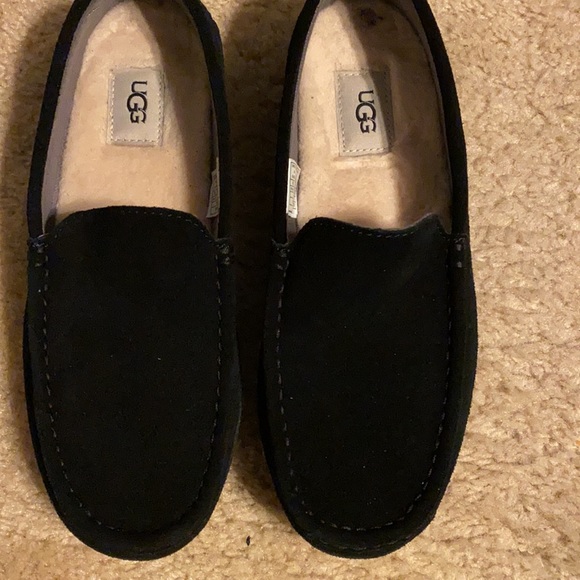 UGG shoes in excellent condition - Picture 6 of 7